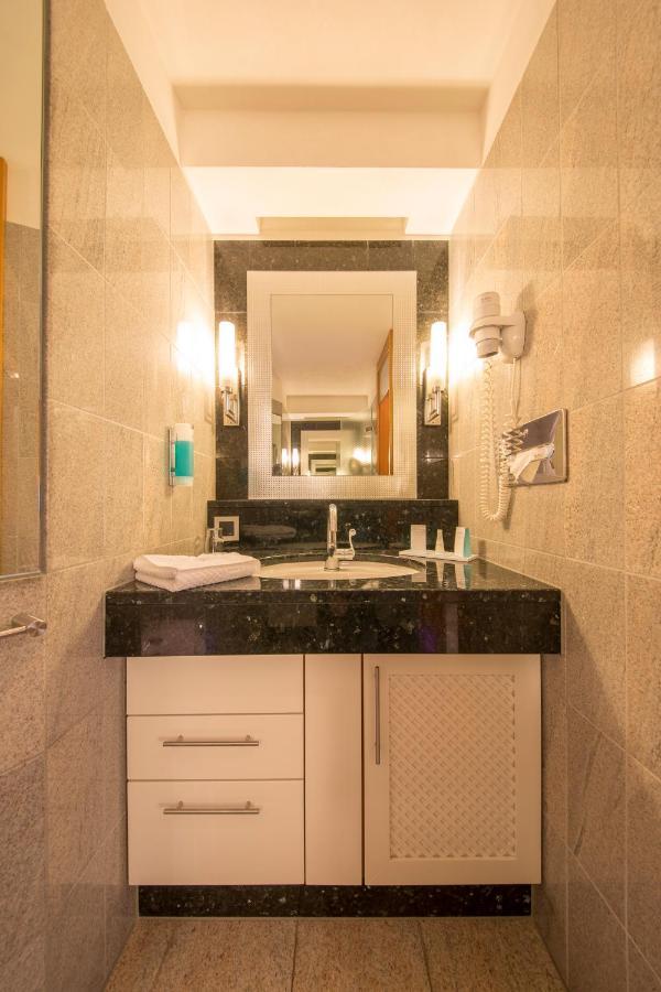 Michels Strandhotel Germania นอร์เดอร์ไน ภายนอก รูปภาพ
