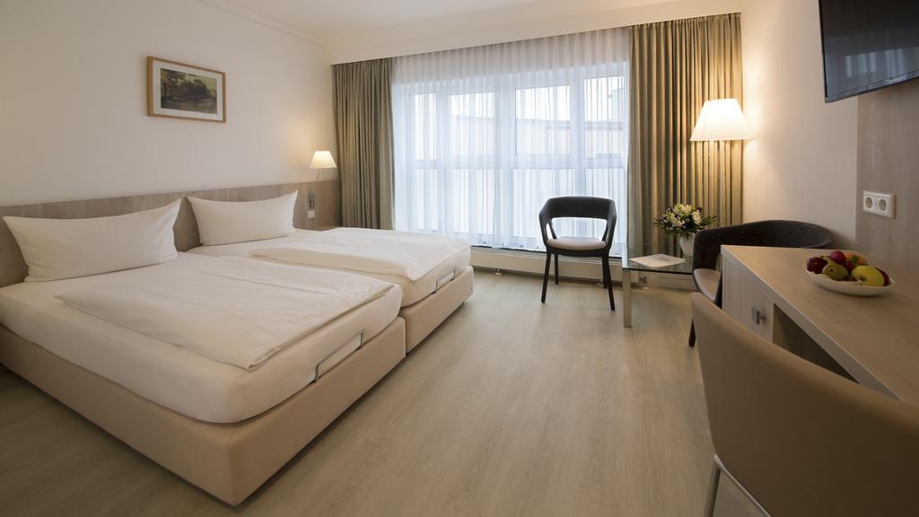 Michels Strandhotel Germania นอร์เดอร์ไน ภายนอก รูปภาพ
