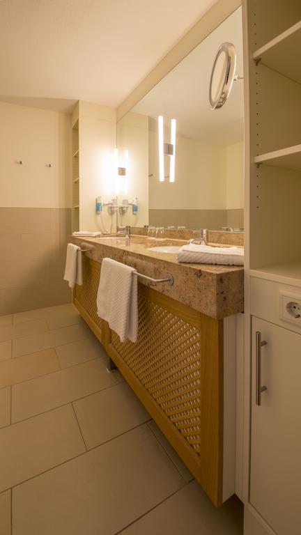 Michels Strandhotel Germania นอร์เดอร์ไน ภายนอก รูปภาพ