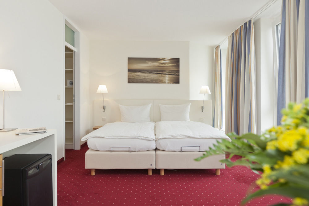 Michels Strandhotel Germania นอร์เดอร์ไน ภายนอก รูปภาพ