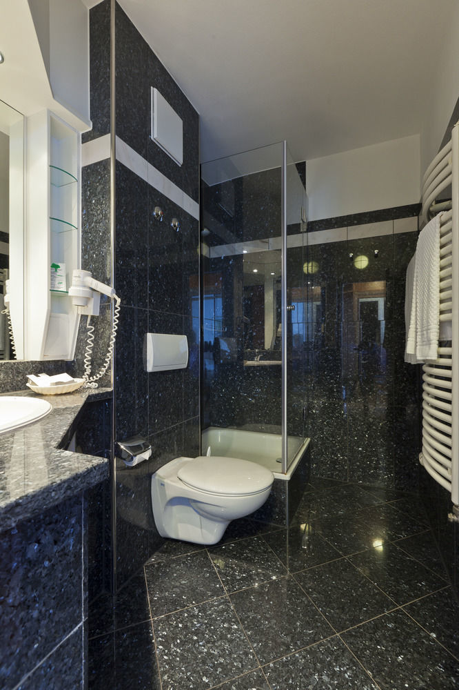 Michels Strandhotel Germania นอร์เดอร์ไน ภายนอก รูปภาพ